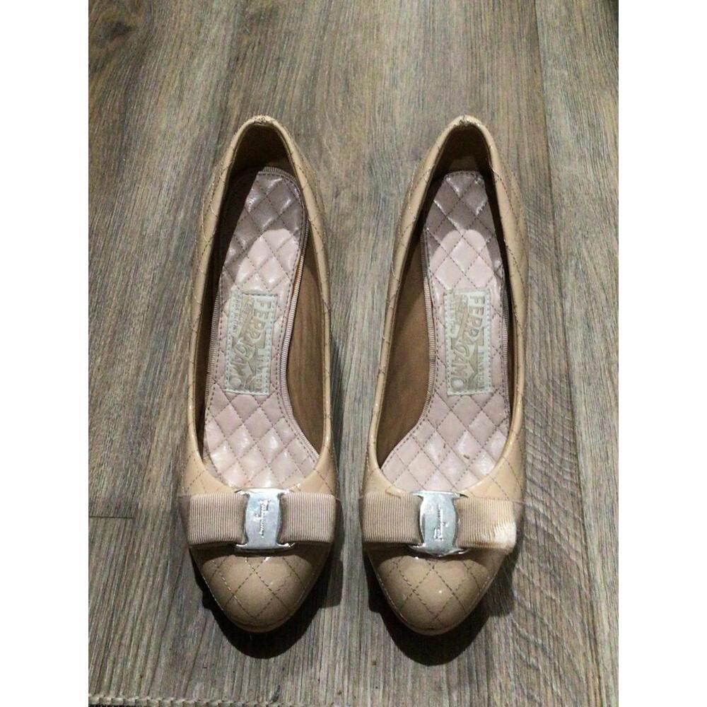 Salvatore Ferragamo Shoes Womens 6 Beige Patent Quilted Bow Pumps High Heel